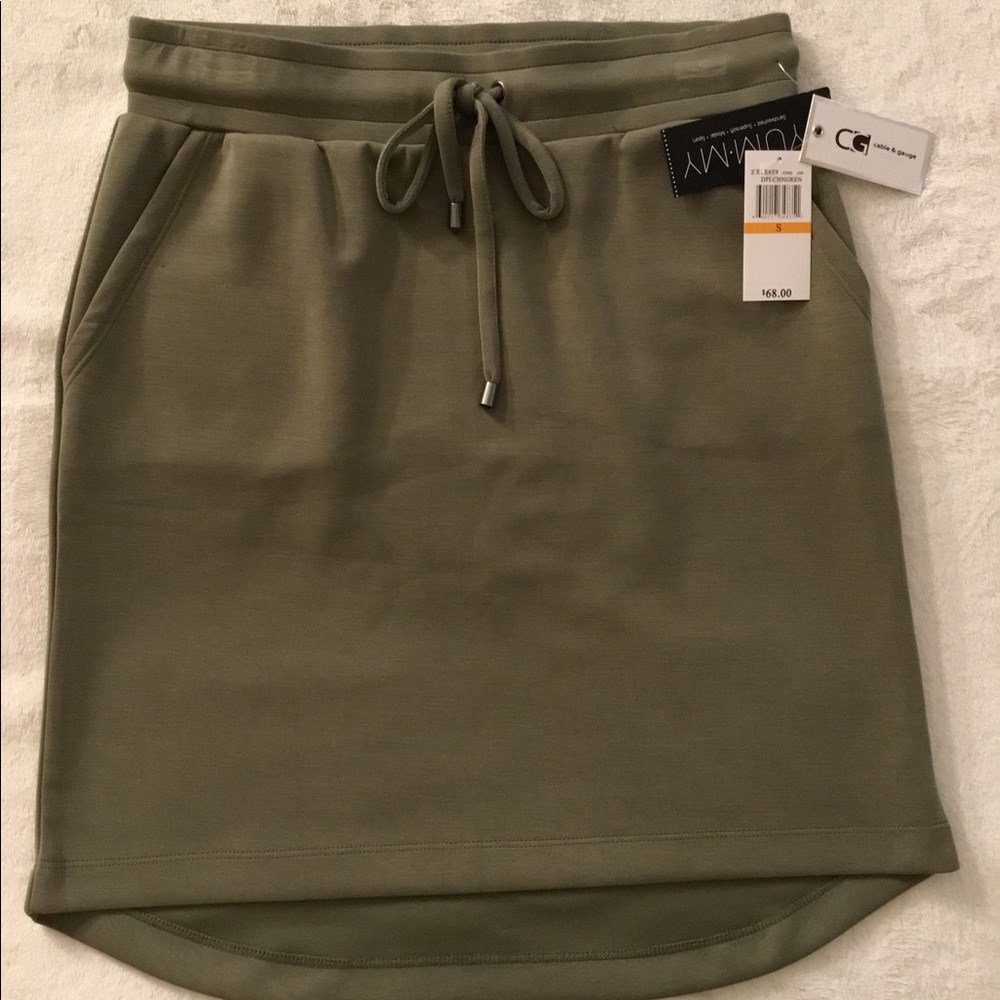 Drawstring waist sport skirt with pockets.